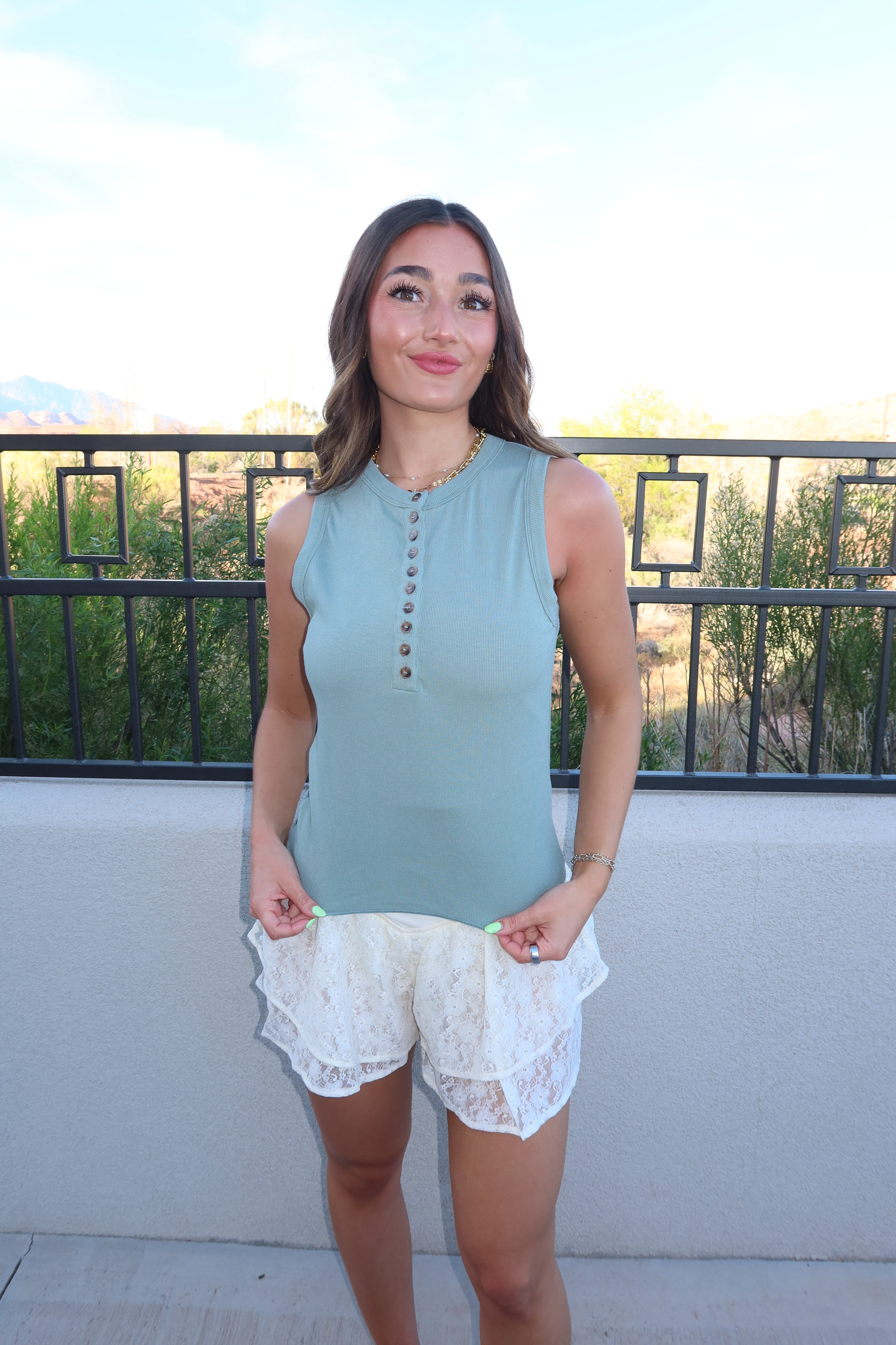 Oceanview Button Tank